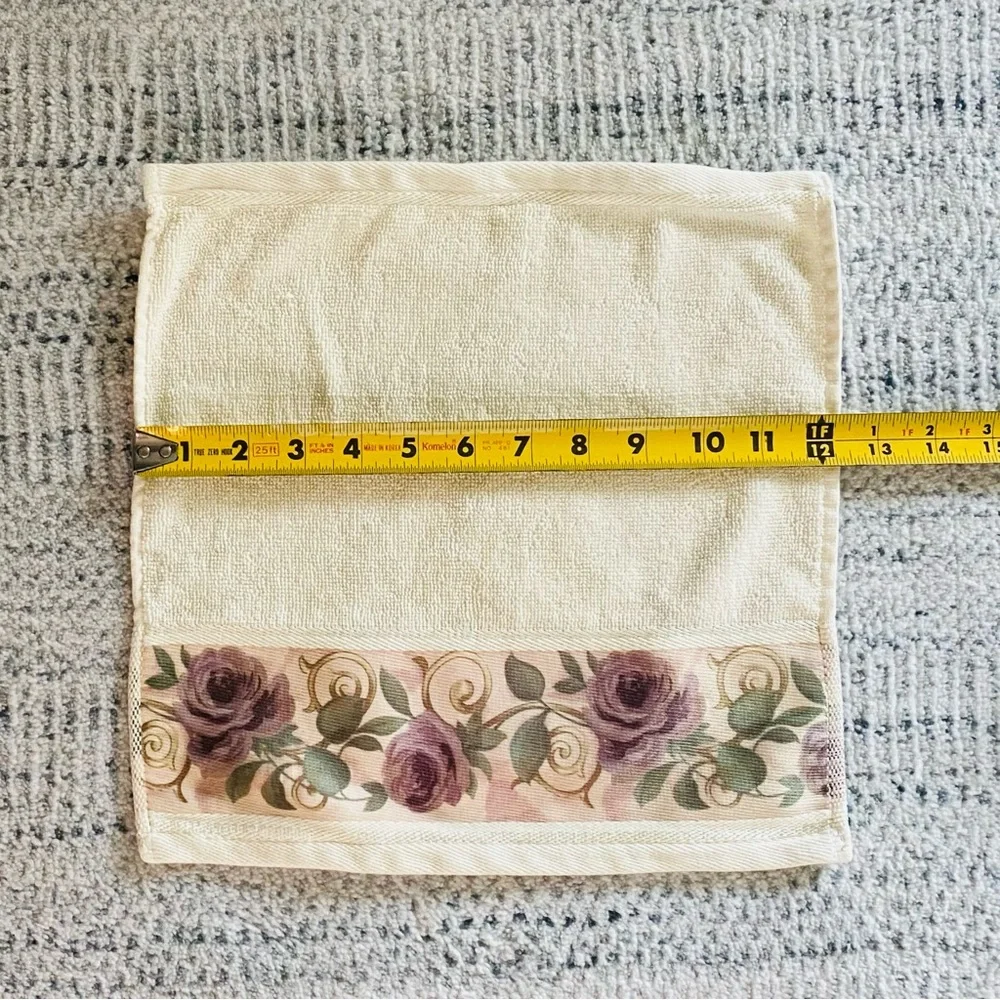 Croscill Chambord Cassis New Washcloth
